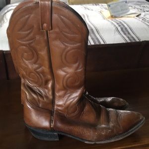 Men’s size 12 cowboy boots